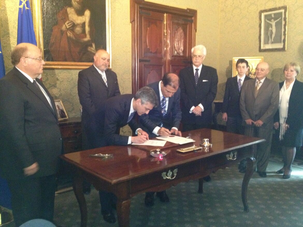 Simon Busuttil sworn in as Opposition leader. First speech in