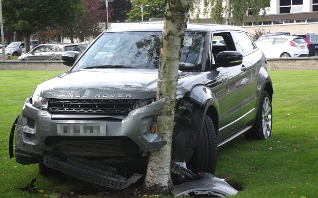 Land Rover Tree Crash Drunk woman driver crashes car, with three children, into tree, then ...