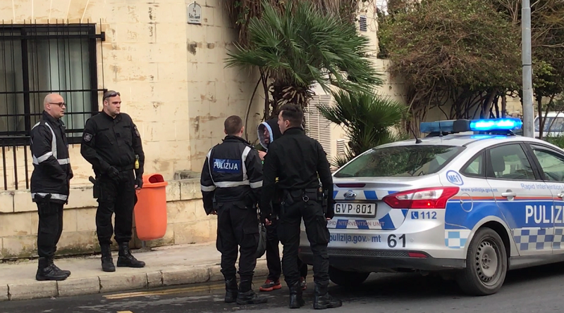 Two policemen assaulted during argument at Appoġġ building - TVMnews.mt