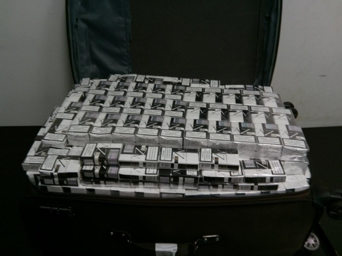 suitcase full of cigarettes Ukrainian who tried to bring in 19,000 cigarettes remanded in custody