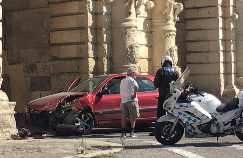 Part of Blata lBajda road closed after car crashes into 'Portes des