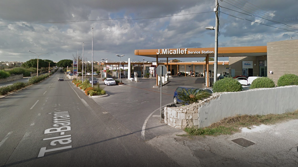 UPDATED Fuel leak from petrol station causes traffic jams in Tal