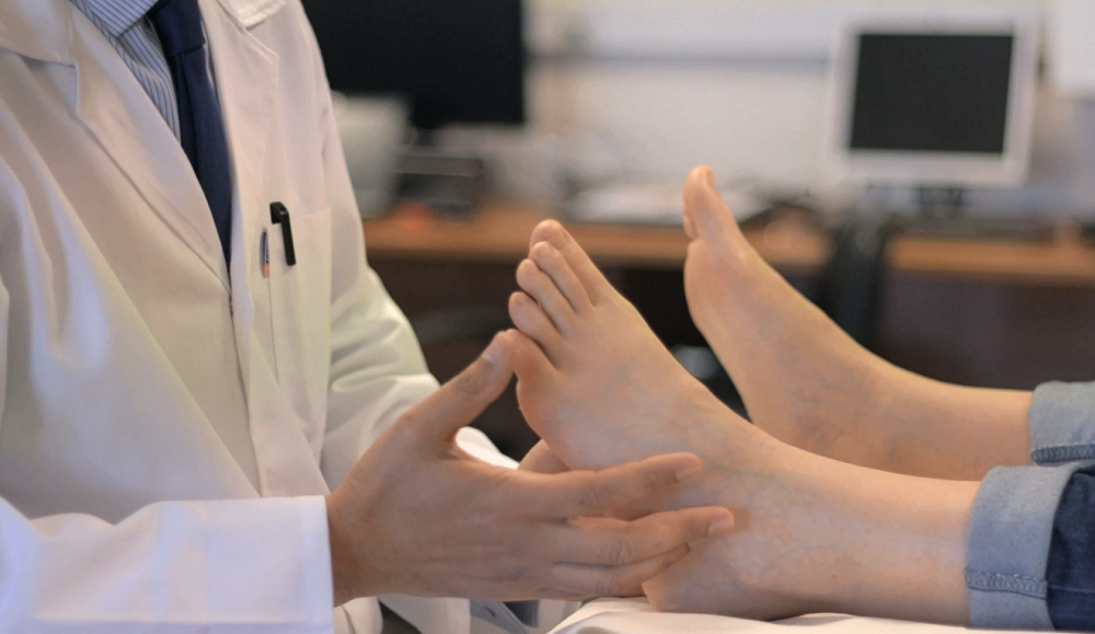 Maltese researchers develop sock which assists diabetics to avoid