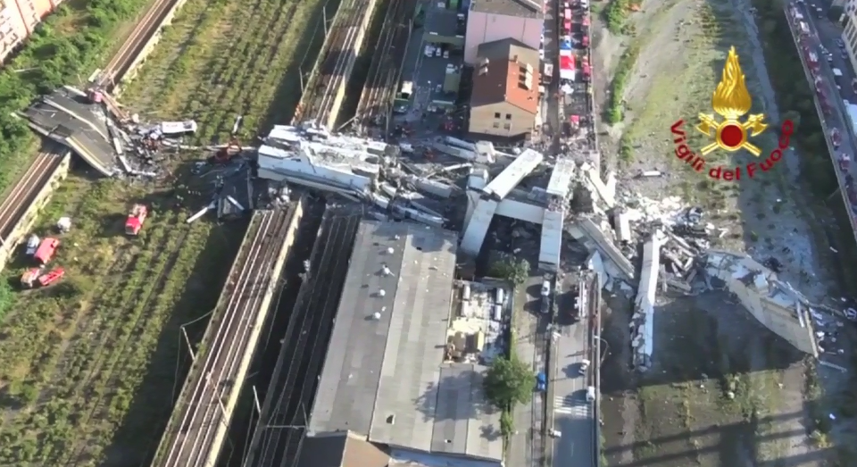 EXCLUSIVE Watches the bridge collapse in front of her TVMnews.mt