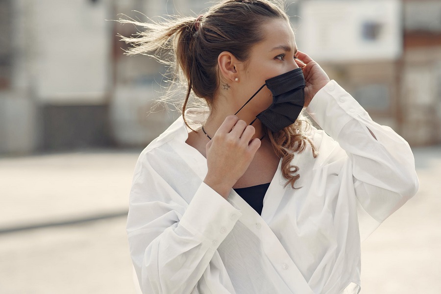 What Not To Do When Wearing A Face Mask Or A Visor TVMnews mt