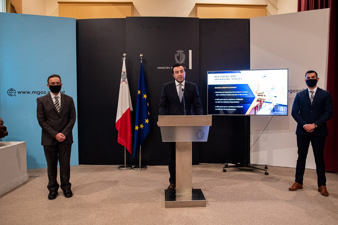 Employment refund scheme for companies which extend their back office