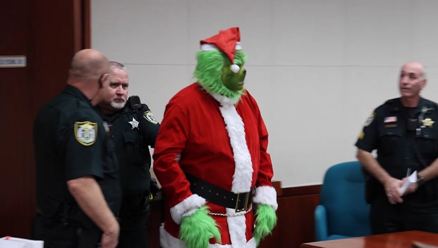 BIL FILMAT Il Pulizija Amerikana Tressaq Lill Grinch Fil Qorti 