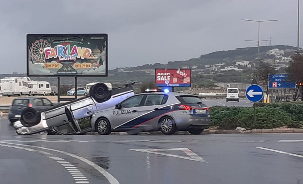 Driver makes lucky escape after flipping over in vehicle on the Coast ...