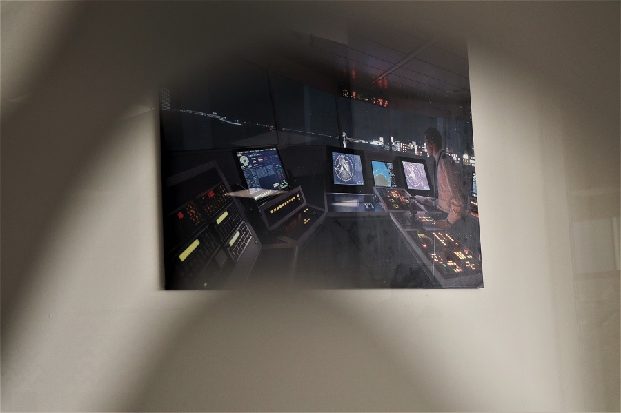 WATCH: Maritime students learn how to work at sea using simulators