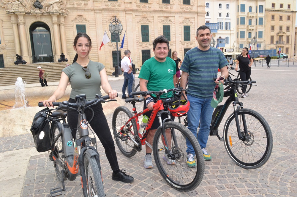 ADPD: Roads are designed for the convenience of cars, not for ...