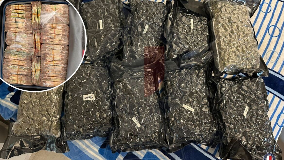 Four Italians arrested after being caught with 13 kilos of cocaine ...